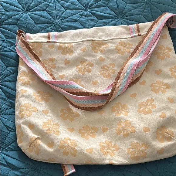 Hello Kitty Messenger Bag with Floral Accents - Picture 6 of 8